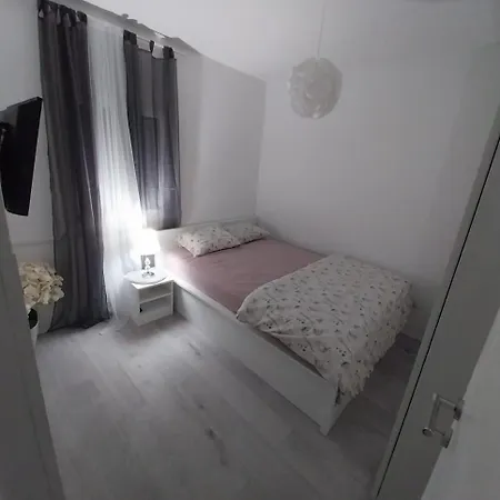 Holiday home Kuca Za Odmor Tonka -house For Vacation *